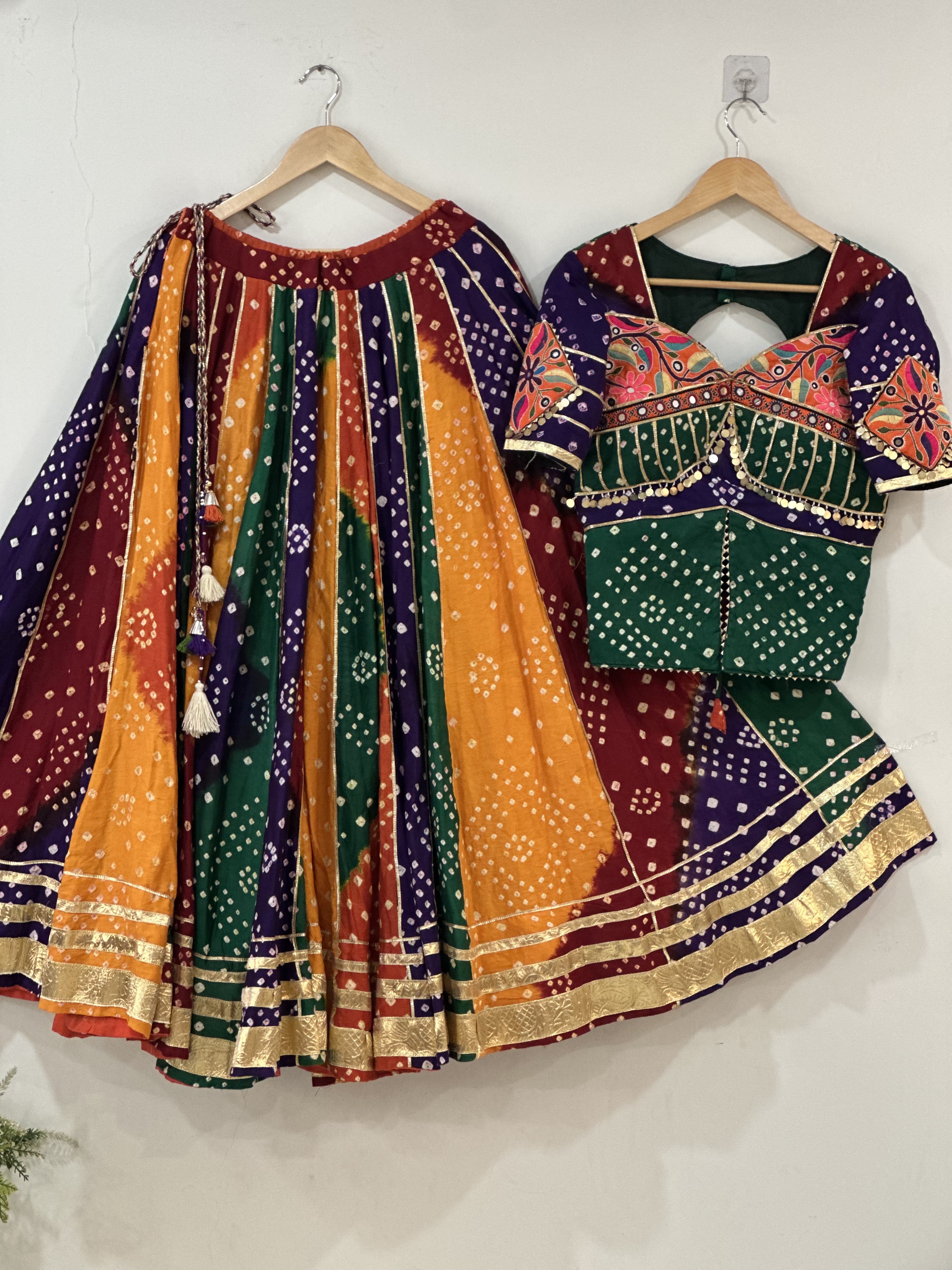 Bandhni chaniya choli